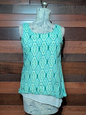 AB Studio Green Patterned Sleeveless Camisole